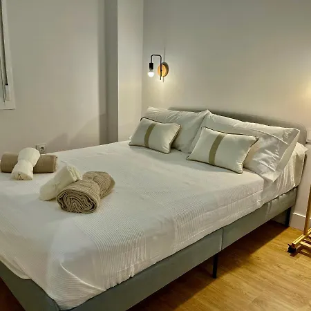 Piso Picasso, Modern In The Heart Of Appartement